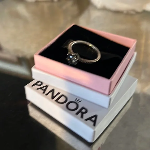 Pandora crown ring size 7 - Picture 1 of 2